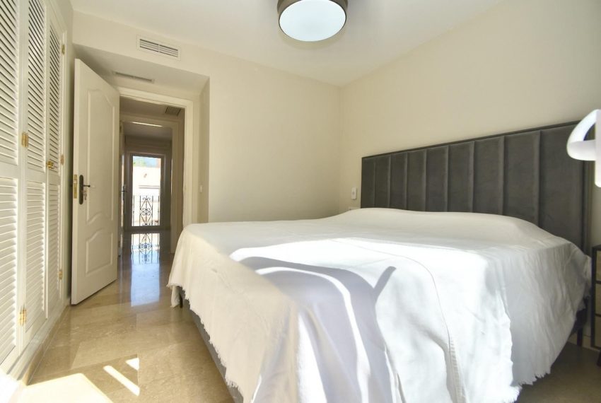 R5129914-Villa-For-Sale-Nueva-Andalucia-Semi-Detached-4-Beds-191-Built-15