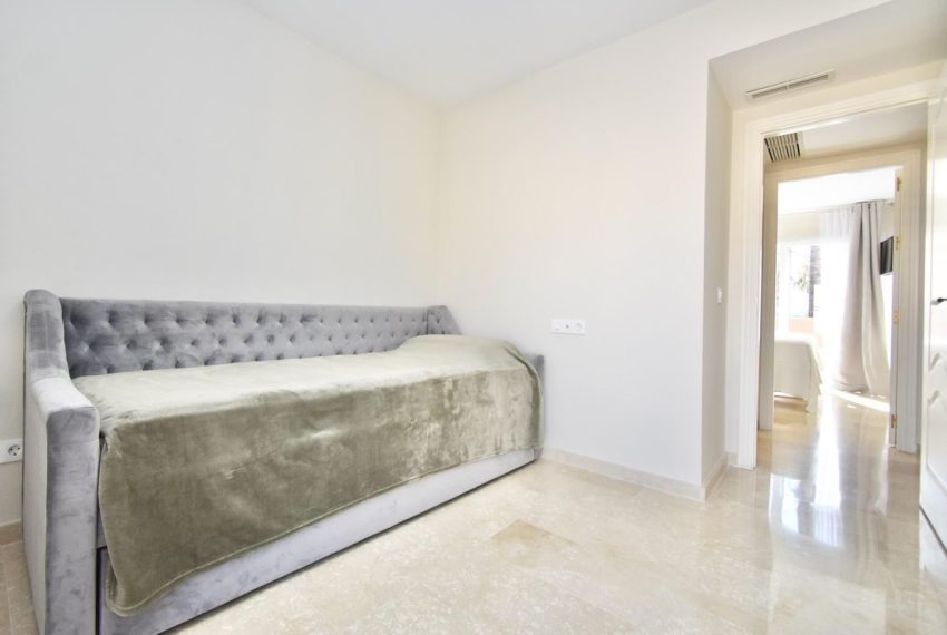 R5129914-Villa-For-Sale-Nueva-Andalucia-Semi-Detached-4-Beds-191-Built-16