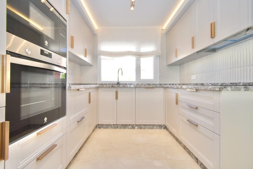 R5129914-Villa-For-Sale-Nueva-Andalucia-Semi-Detached-4-Beds-191-Built-3