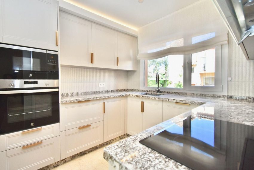 R5129914-Villa-For-Sale-Nueva-Andalucia-Semi-Detached-4-Beds-191-Built-4