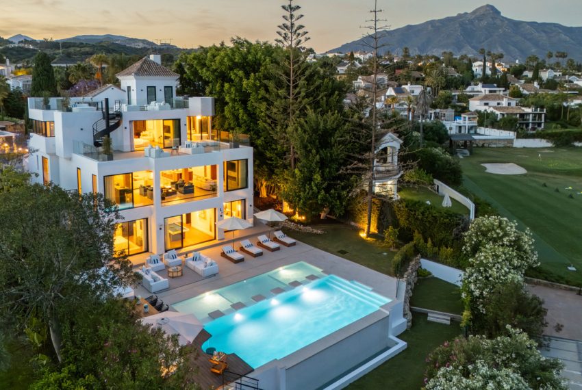 R5130034-Villa-For-Sale-Nueva-Andalucia-Detached-6-Beds-789-Built-1