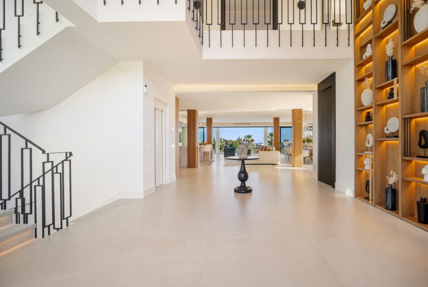 R5130034-Villa-For-Sale-Nueva-Andalucia-Detached-6-Beds-789-Built-10