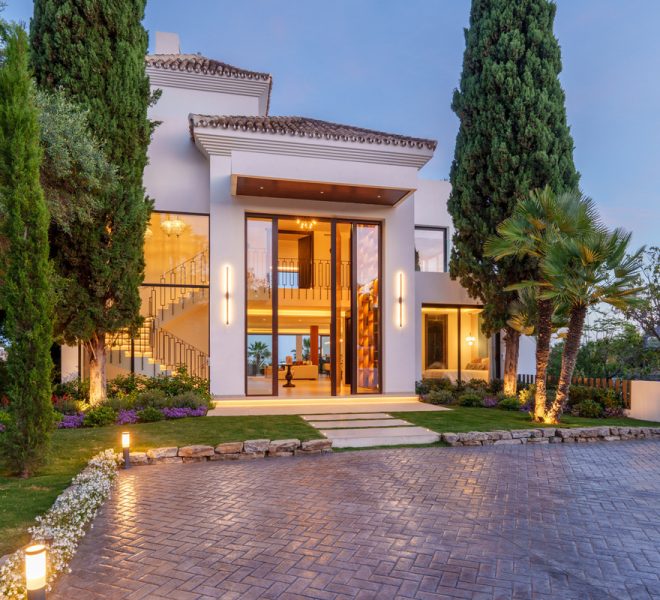 R5130034-Image 1-Detached - 6 Beds - 789 Built