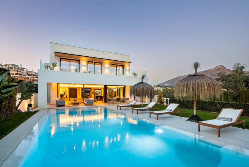 R5130079-Villa-For-Sale-Nueva-Andalucia-Detached-5-Beds-404-Built