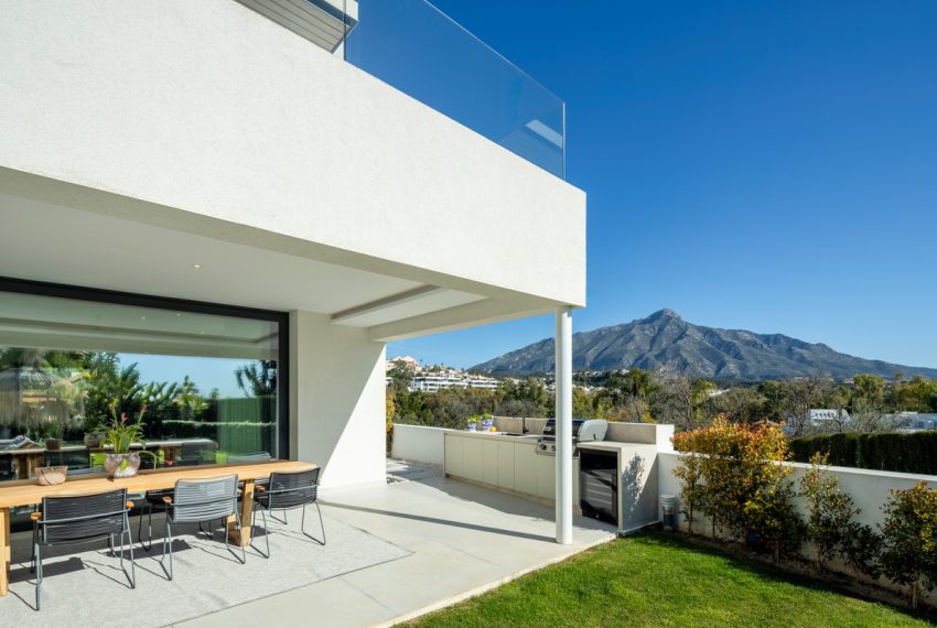 R5130079-Villa-For-Sale-Nueva-Andalucia-Detached-5-Beds-404-Built-9