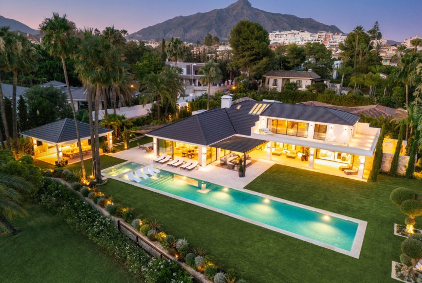 R5130388-Villa-For-Sale-Las-Brisas-Detached-7-Beds-1636-Built-1