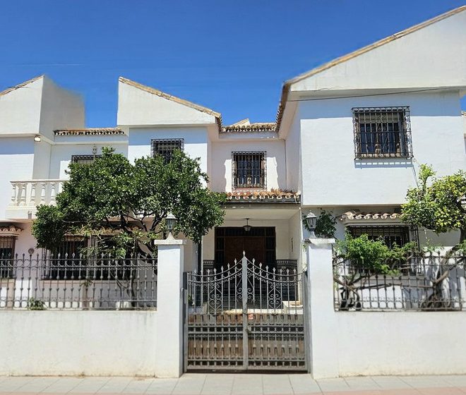 R5130559-Image 1-Detached - 5 Beds - 369 Built