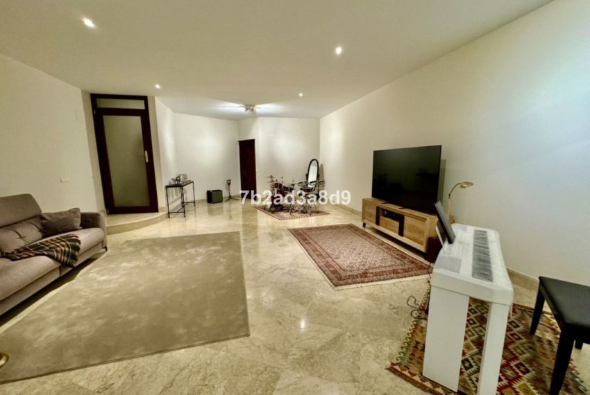 R5132605-Apartment-For-Sale-San-Pedro-de-Alcantara-Ground-Floor-3-Beds-231-Built-2