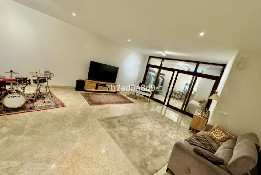 R5132605-Apartment-For-Sale-San-Pedro-de-Alcantara-Ground-Floor-3-Beds-231-Built-4