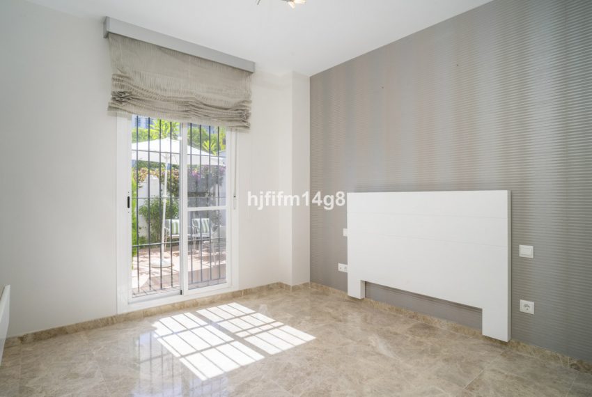 R5133631-Apartment-For-Sale-Nueva-Andalucia-Ground-Floor-2-Beds-85-Built-11