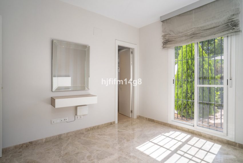 R5133631-Apartment-For-Sale-Nueva-Andalucia-Ground-Floor-2-Beds-85-Built-12