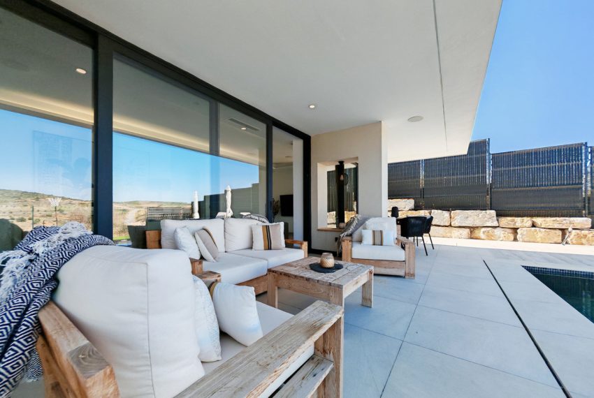 R5134837-Villa-For-Sale-Estepona-Detached-5-Beds-316-Built-1