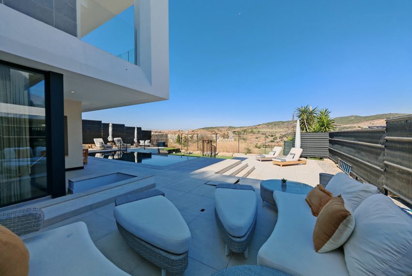 R5134837-Villa-For-Sale-Estepona-Detached-5-Beds-316-Built-2