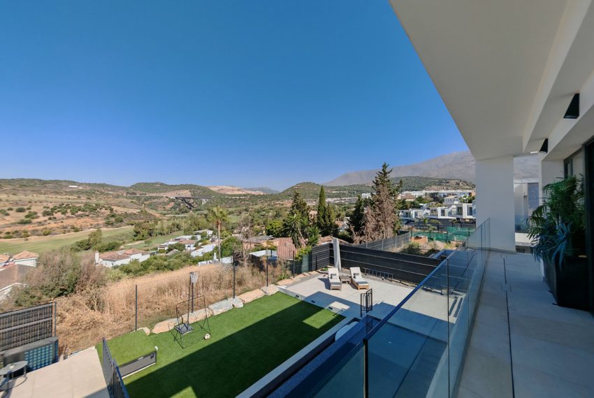R5134837-Villa-For-Sale-Estepona-Detached-5-Beds-316-Built-4