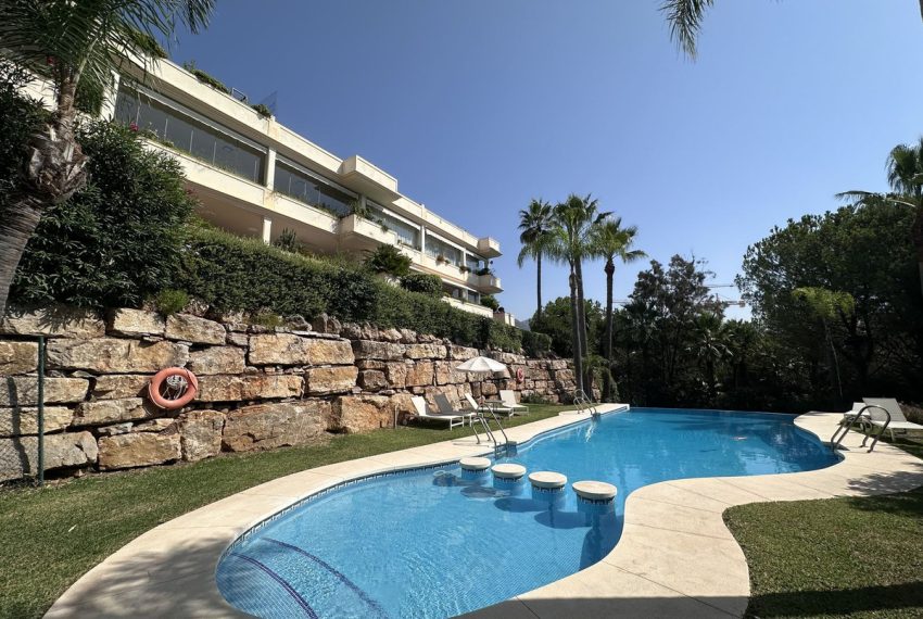 R5135290-Apartment-For-Sale-The-Golden-Mile-Middle-Floor-4-Beds-178-Built-1