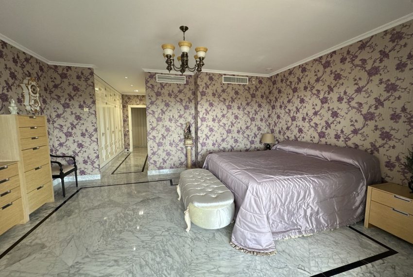 R5135290-Apartment-For-Sale-The-Golden-Mile-Middle-Floor-4-Beds-178-Built-19