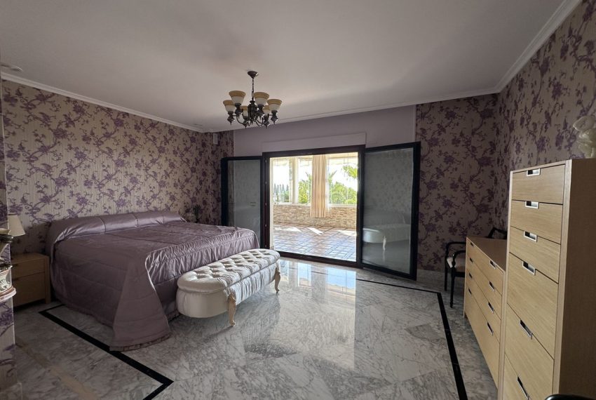 R5135290-Apartment-For-Sale-The-Golden-Mile-Middle-Floor-4-Beds-178-Built-7