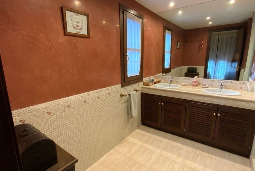 R5135377-Villa-For-Sale-Marbella-Detached-5-Beds-560-Built-15