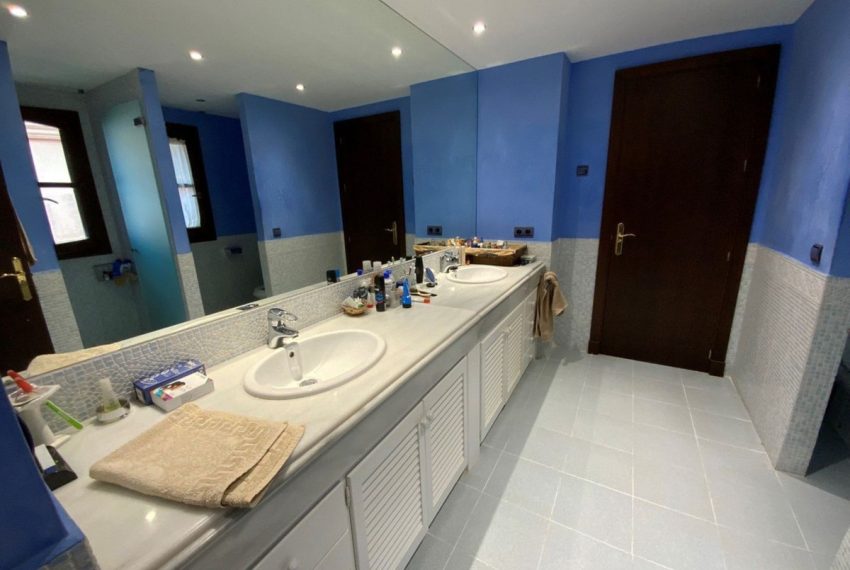 R5135377-Villa-For-Sale-Marbella-Detached-5-Beds-560-Built-16