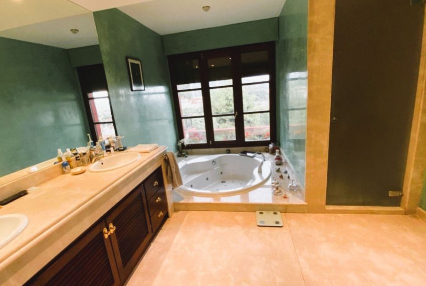 R5135377-Villa-For-Sale-Marbella-Detached-5-Beds-560-Built-17