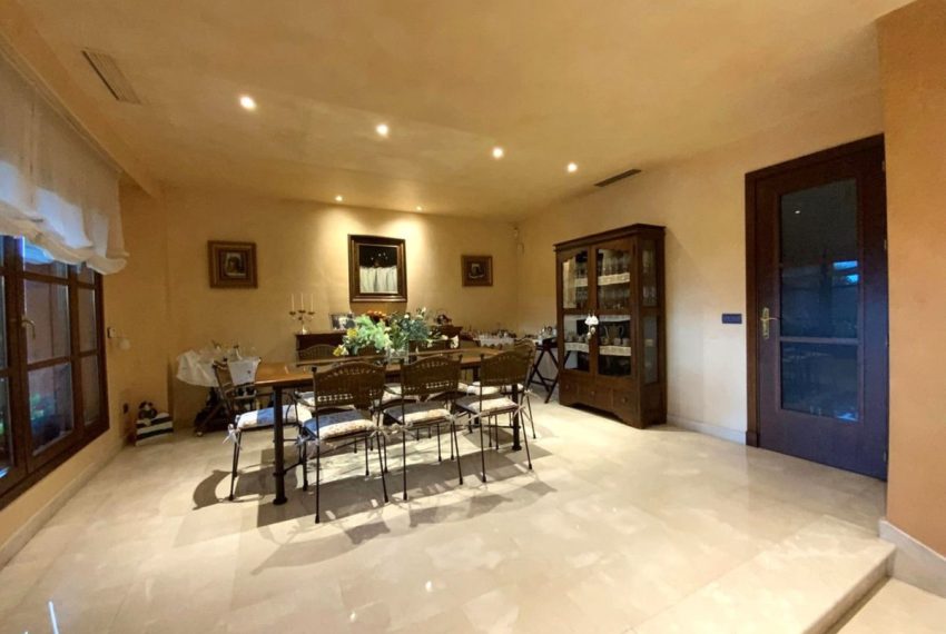 R5135377-Villa-For-Sale-Marbella-Detached-5-Beds-560-Built-18