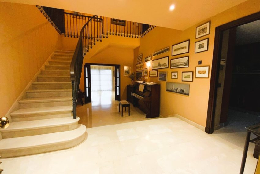 R5135377-Villa-For-Sale-Marbella-Detached-5-Beds-560-Built-8