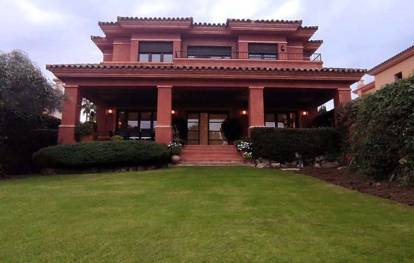 R5135377-Villa-For-Sale-Marbella-Detached-5-Beds-560-Built