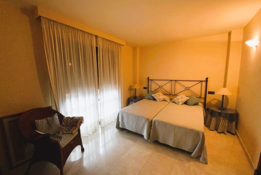 R5135377-Villa-For-Sale-Marbella-Detached-5-Beds-560-Built-9