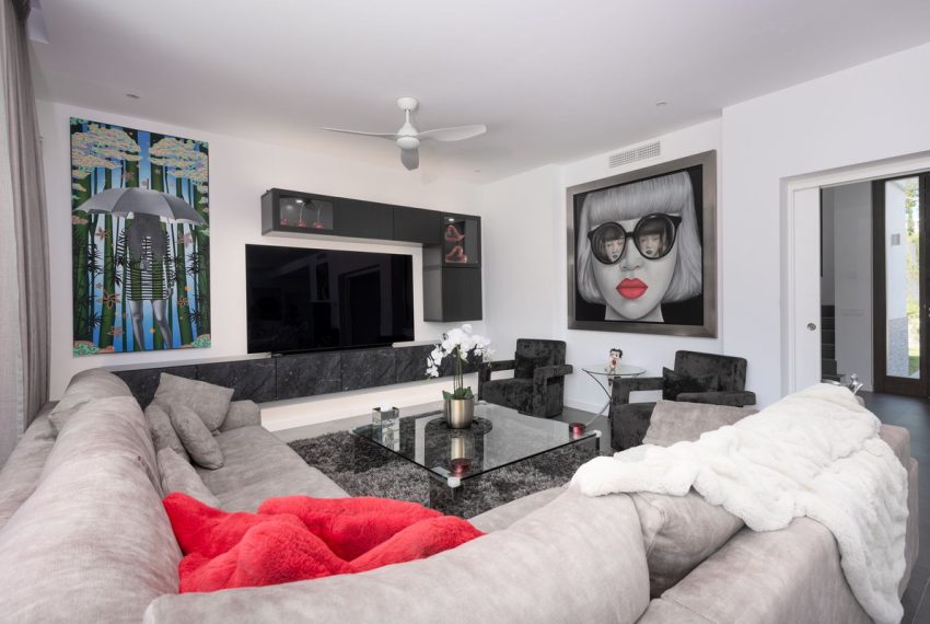 R5135491-Villa-For-Sale-New-Golden-Mile-Detached-4-Beds-430-Built-1