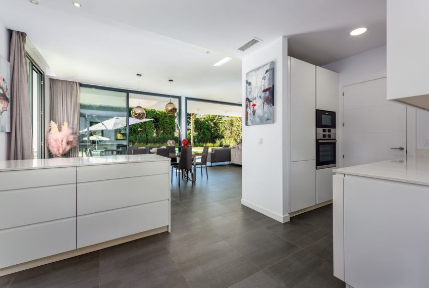 R5135491-Villa-For-Sale-New-Golden-Mile-Detached-4-Beds-430-Built-11