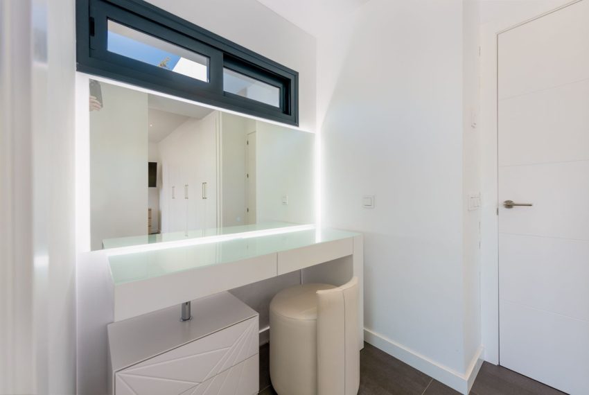 R5135491-Villa-For-Sale-New-Golden-Mile-Detached-4-Beds-430-Built-13