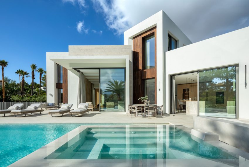 R5136022-Villa-For-Sale-Nueva-Andalucia-Detached-5-Beds-627-Built