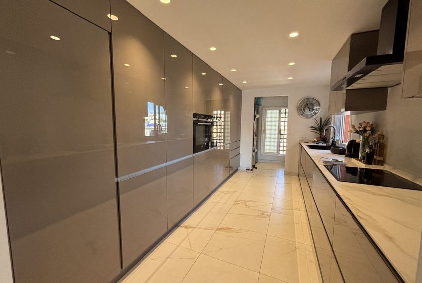 R5139022-Apartment-For-Sale-Estepona-Penthouse-3-Beds-231-Built-2