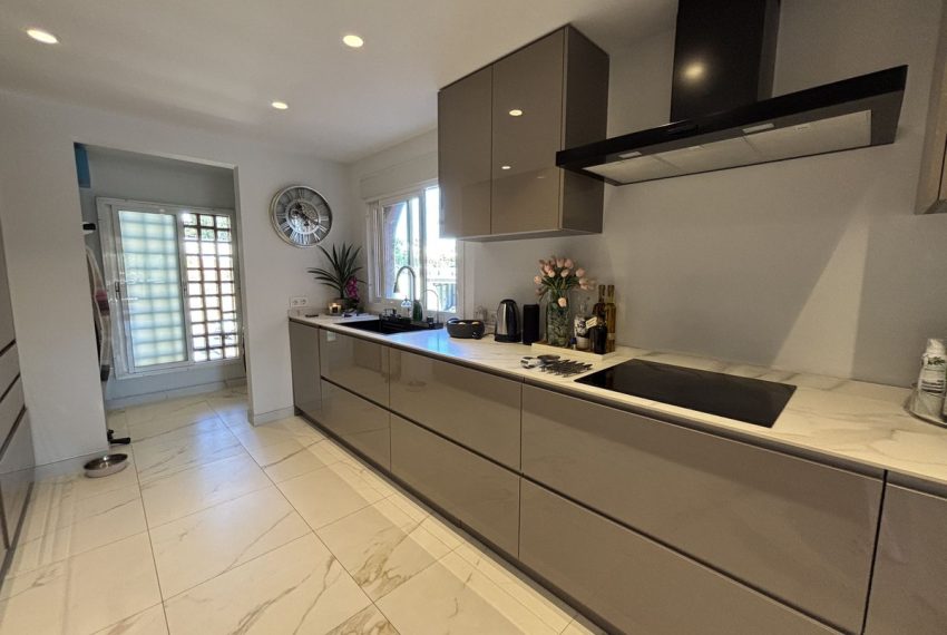 R5139022-Apartment-For-Sale-Estepona-Penthouse-3-Beds-231-Built-3