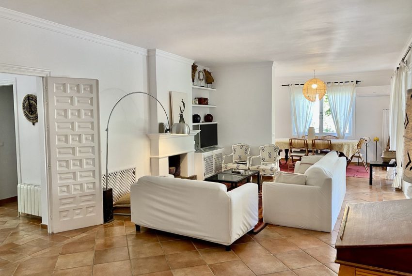 R5139067-Villa-For-Sale-Los-Monteros-Detached-4-Beds-172-Built-3