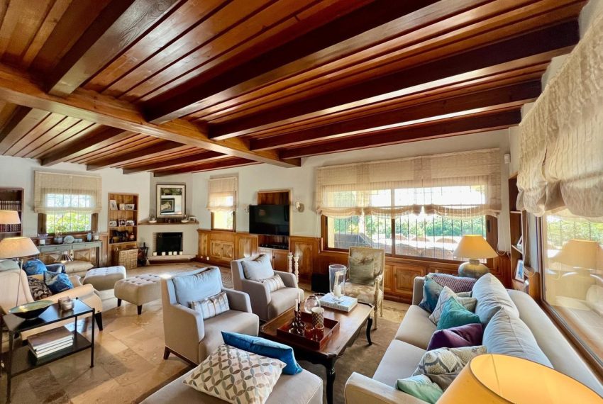 R5139934-Villa-For-Sale-Elviria-Detached-4-Beds-450-Built-12