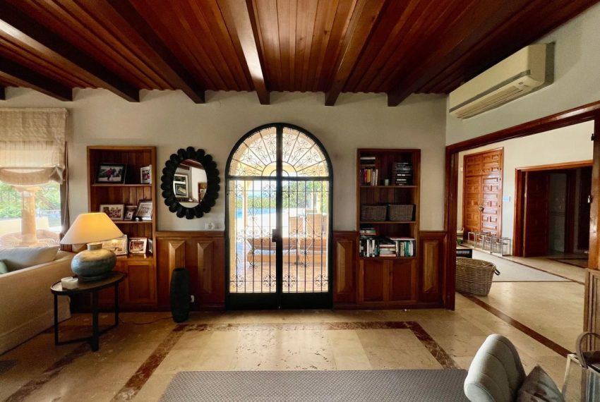 R5139934-Villa-For-Sale-Elviria-Detached-4-Beds-450-Built-15