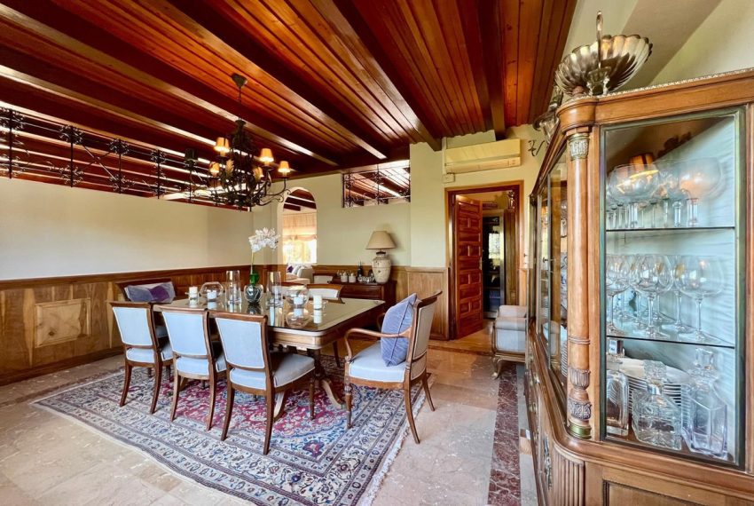 R5139934-Villa-For-Sale-Elviria-Detached-4-Beds-450-Built-17