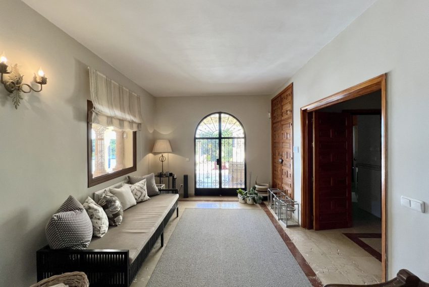 R5139934-Villa-For-Sale-Elviria-Detached-4-Beds-450-Built-2