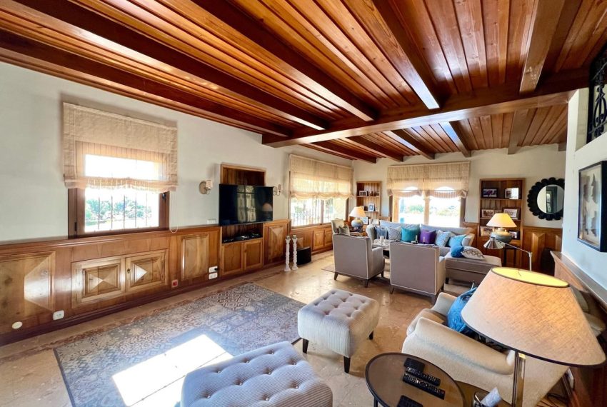 R5139934-Villa-For-Sale-Elviria-Detached-4-Beds-450-Built-4