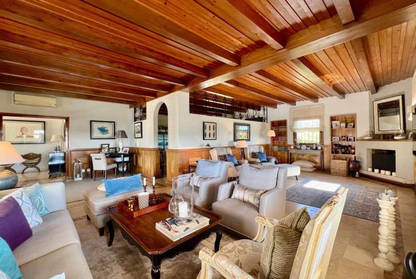 R5139934-Villa-For-Sale-Elviria-Detached-4-Beds-450-Built-6