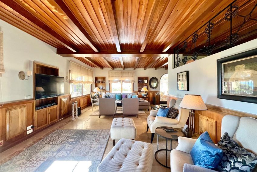 R5139934-Villa-For-Sale-Elviria-Detached-4-Beds-450-Built-7