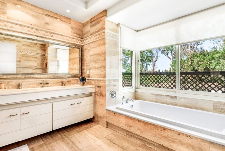 R5140834-Apartment-For-Sale-The-Golden-Mile-Middle-Floor-4-Beds-341-Built-10