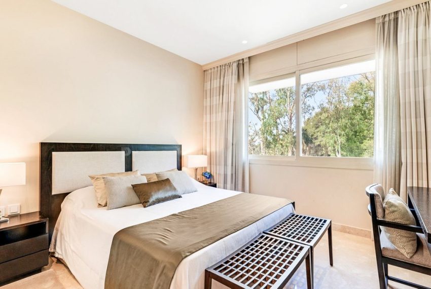 R5140834-Apartment-For-Sale-The-Golden-Mile-Middle-Floor-4-Beds-341-Built-13