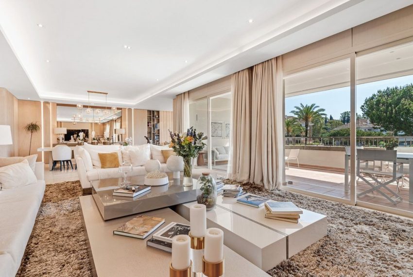 R5140834-Apartment-For-Sale-The-Golden-Mile-Middle-Floor-4-Beds-341-Built-14