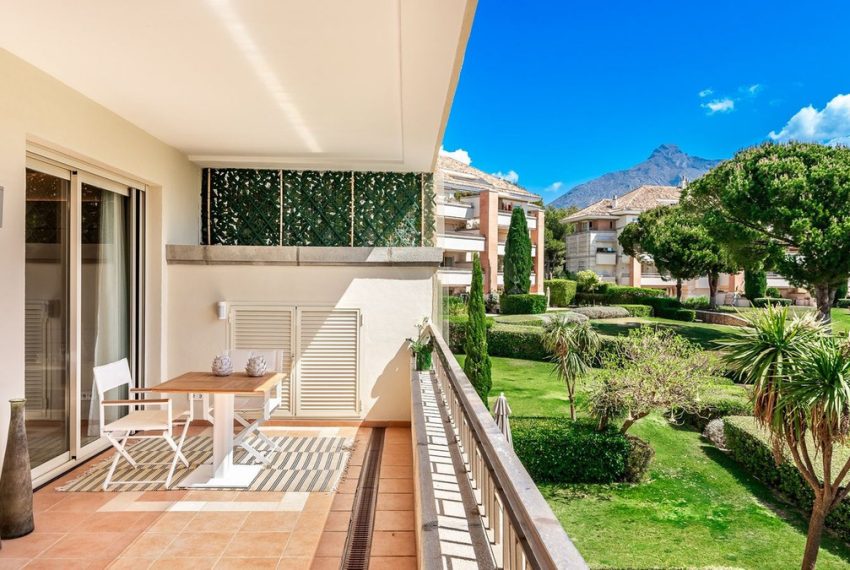 R5140834-Apartment-For-Sale-The-Golden-Mile-Middle-Floor-4-Beds-341-Built-8