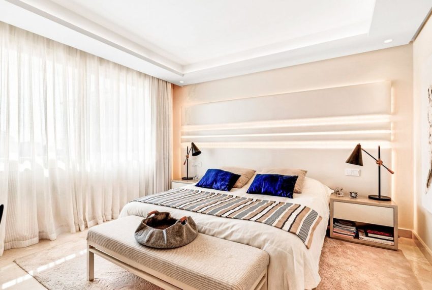 R5140834-Apartment-For-Sale-The-Golden-Mile-Middle-Floor-4-Beds-341-Built-9