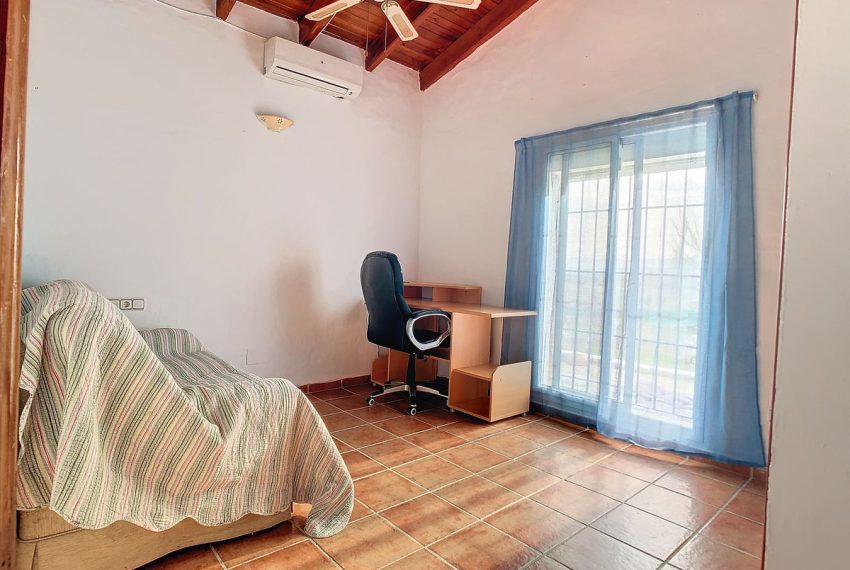 R5140843-Villa-For-Sale-Coin-Detached-2-Beds-129-Built-10