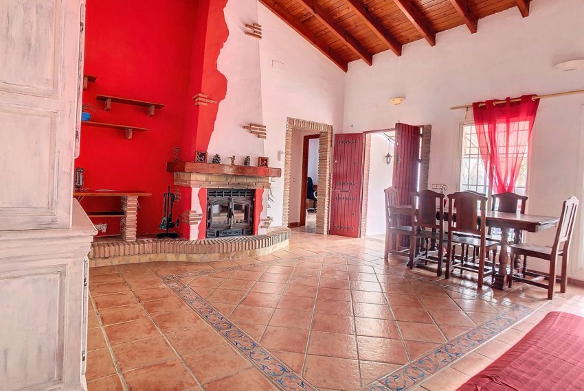 R5140843-Villa-For-Sale-Coin-Detached-2-Beds-129-Built-3