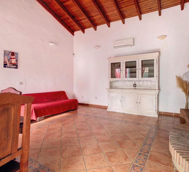 R5140843-Image 1-Detached - 2 Beds - 129 Built